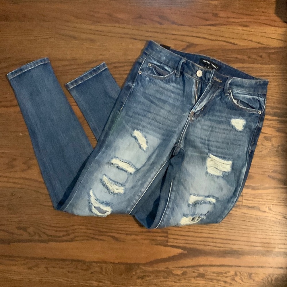 Almost famous size 3, distressed skinny… bundle and save $$$$